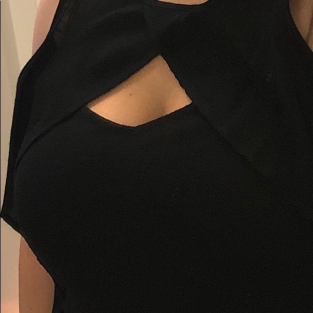 Black top sleeveless